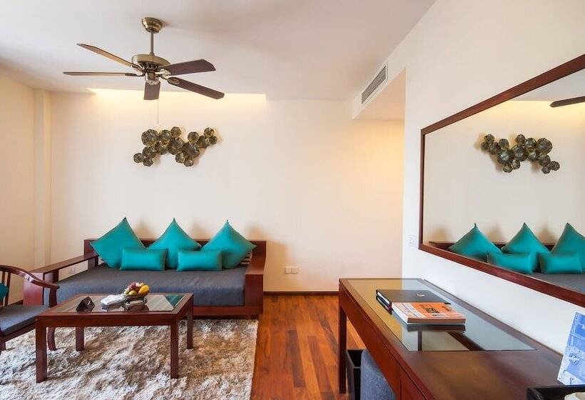 سوییت, Lotus Blanc Resort
