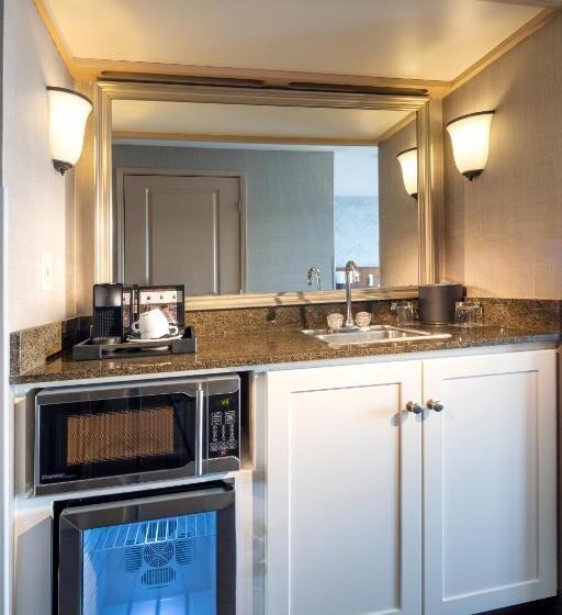 高级客房, Silver Cloud Hotel Tacoma Waterfront