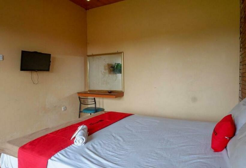 Семейный Номер, Reddoorz At Jalan Raya Solo Tawangmangu
