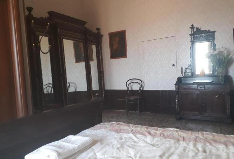 اتاق استاندارد با تخت بزرگ, Casato Lioy