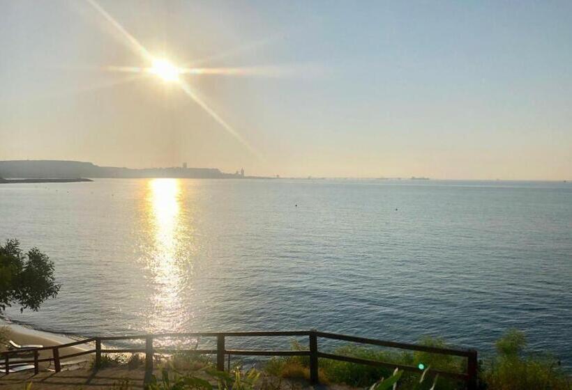 스탠다드 스튜디오 바다 전망, Governors Beach Panayiotis