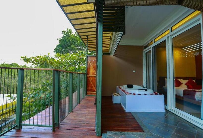 Люкс с гидромассажем, Kuruva Island Resort And Spa   By Kabini Breeze, Wayanad