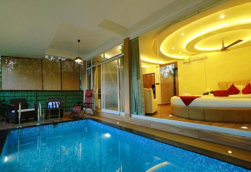 Вилла с 1 спальней и бассейном, Kuruva Island Resort And Spa   By Kabini Breeze, Wayanad