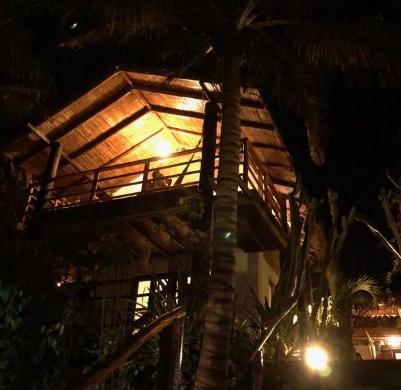 اتاق خانوادگی با چشم‌انداز دریا, Los Cocos De Vichayito