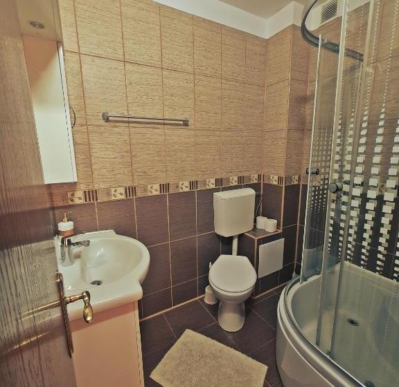 Quarto Estandar, Casa Leu