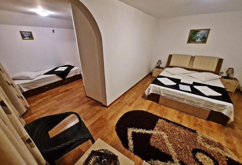 Quarto Triplo Superior, Casa Leu