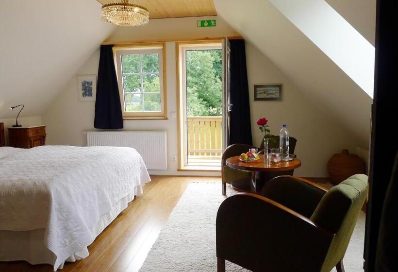 اتاق لوکس با بالکن, Lilla Trulla Gårdshotell   Feels Like Home