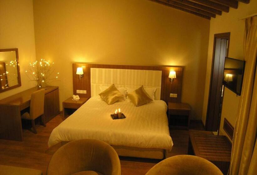 스위트, Livadia Hotel Kyperounta