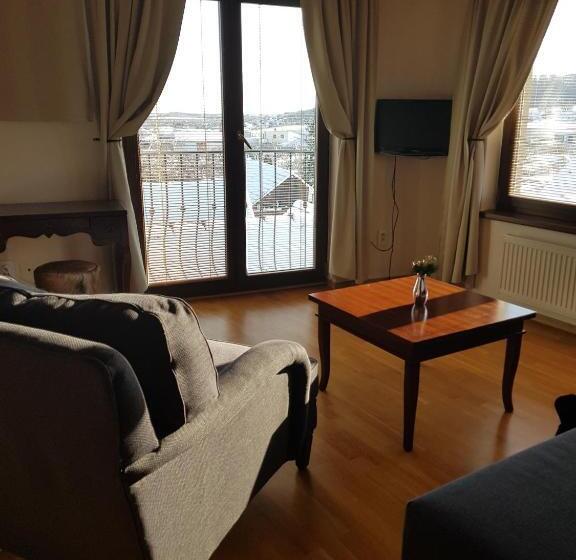 발코니가 있는 스위트, Villa Vinica