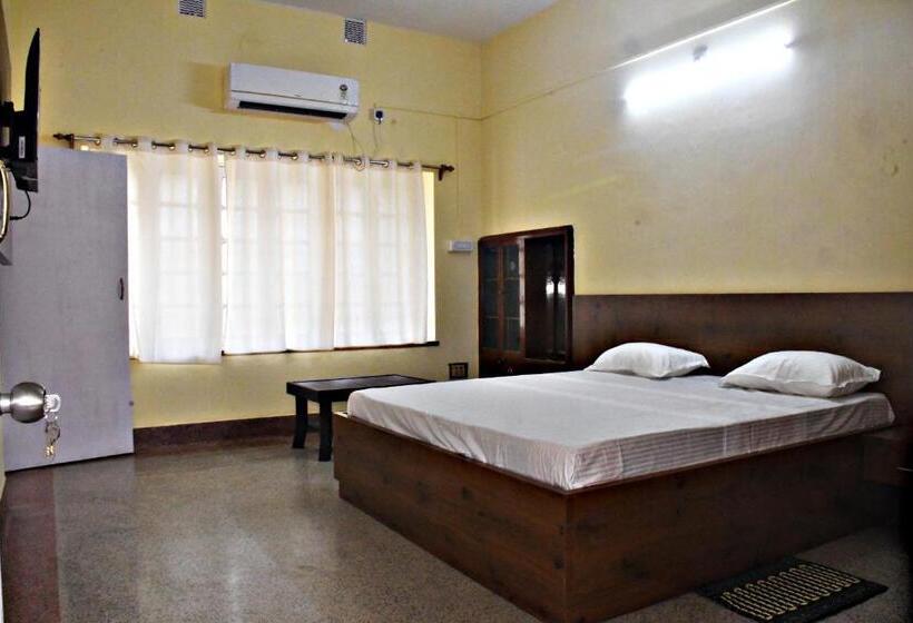 Люкс Deluxe Кровать Кинг, Jhargram Eshani Hotels And Guest House