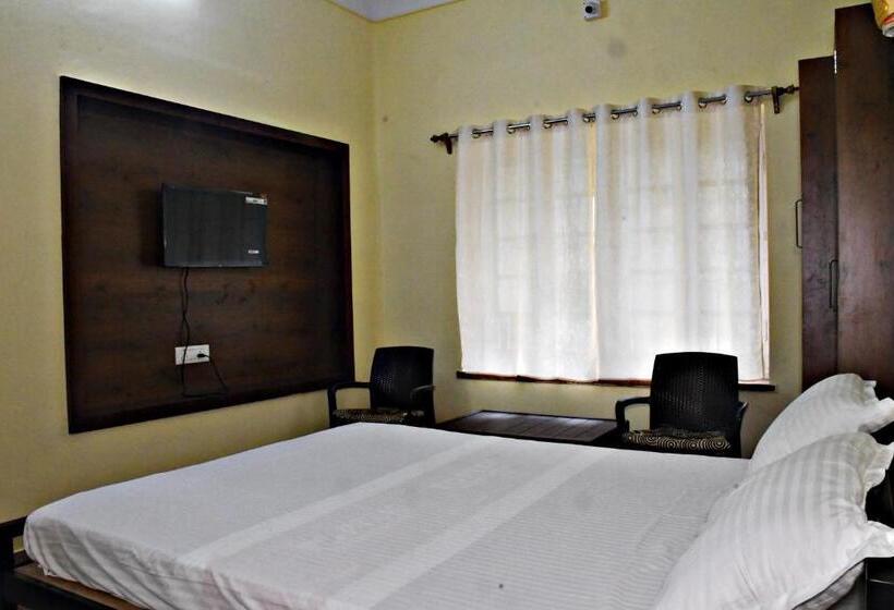 Номер Deluxe Кровать Кинг, Jhargram Eshani Hotels And Guest House