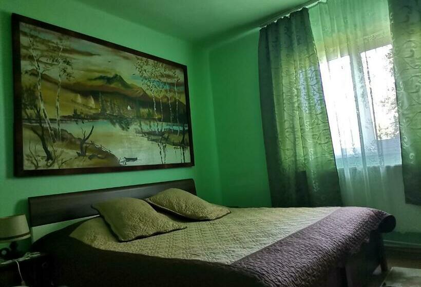 اتاق استاندارد با سرویس بهداشتی مشترک, Casa Dana