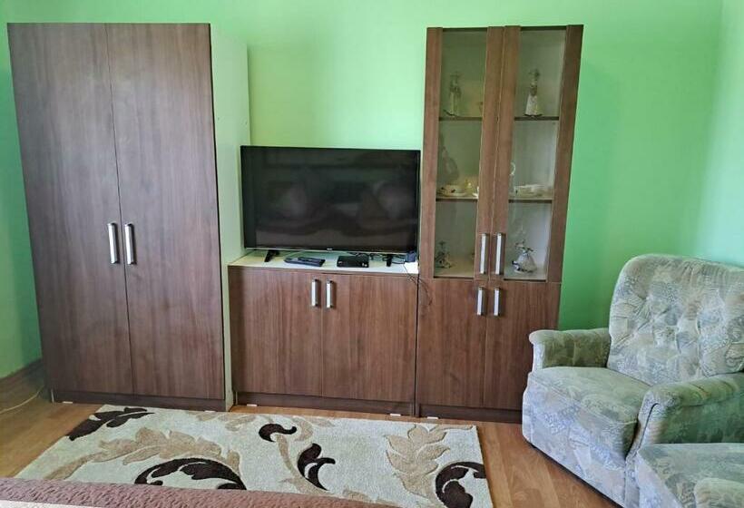 اتاق استاندارد با سرویس بهداشتی مشترک, Casa Dana