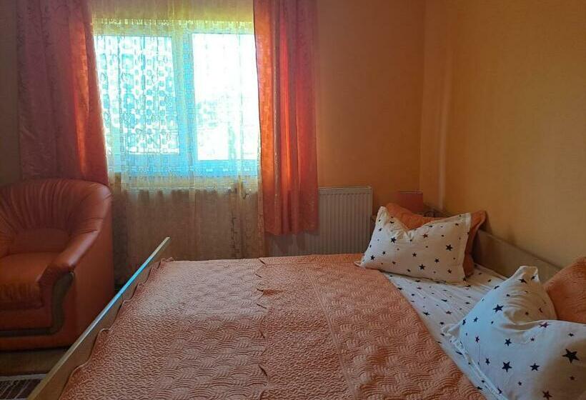 اتاق استاندارد با سرویس بهداشتی مشترک, Casa Dana