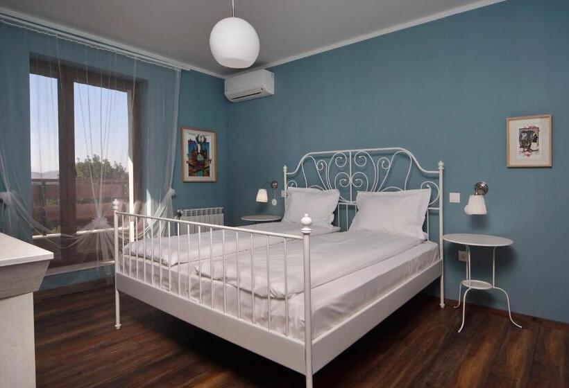 Вилла 3 Спальни, Esterra Vini Guest House