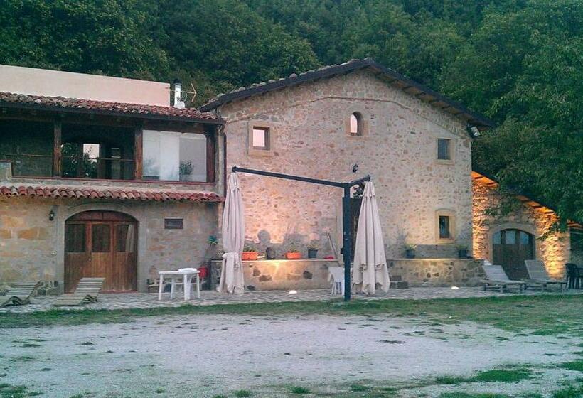 스탠다드 스튜디오, Agriturismo Il Vignale