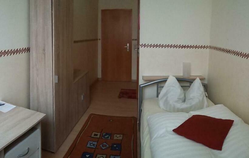 اتاق استاندارد یک نفره, Traditionsgasthof Zum Luedertal