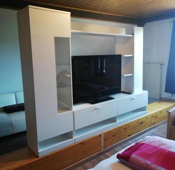 スタンダードスタジオ, Weingut Und Gästehaus Vongerichten