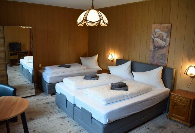 Номер Стандарт Трехместный, Landhotel Lichte Aue Lichtenau