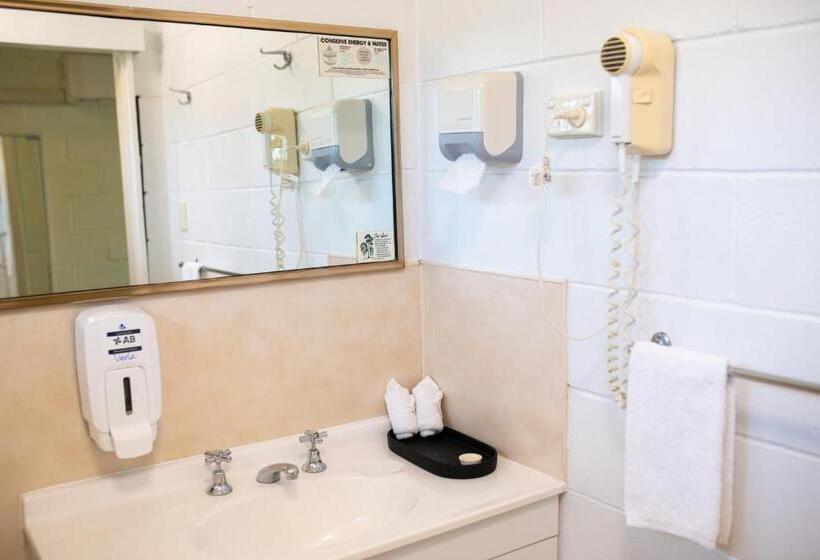 패밀리 룸, Mundubbera Motel