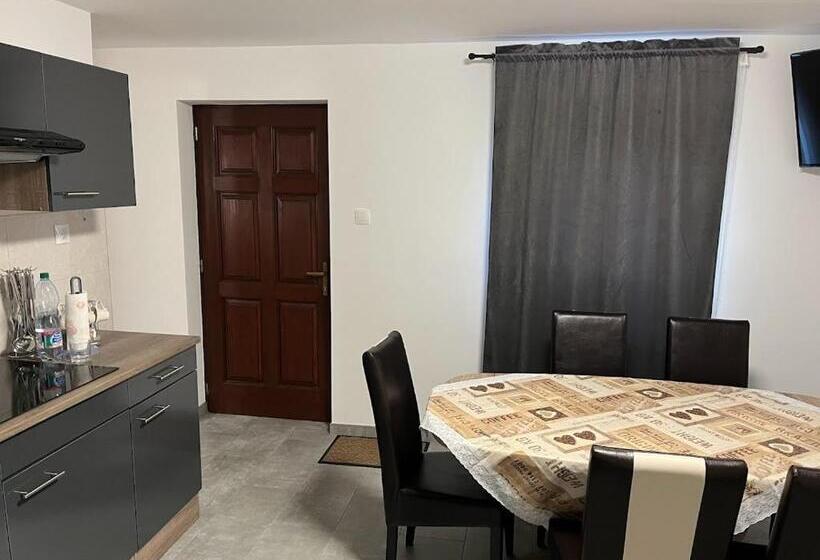 Апартаменты 2 Спальни, Csaronda Vendegház