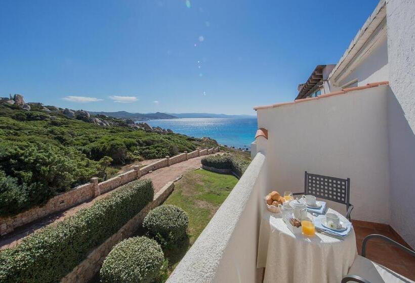 スーペリアトリプルルーム, Colonna Grand Hotel Capo Testa, A Colonna Luxury Beach Hotel, Santa Teresa Sardegna