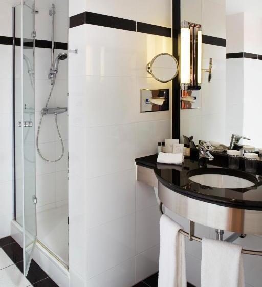 اتاق استاندارد با تخت دوبل و چشم‌انداز پارک, Crowne Plaza Brussels Airport, An Ihg