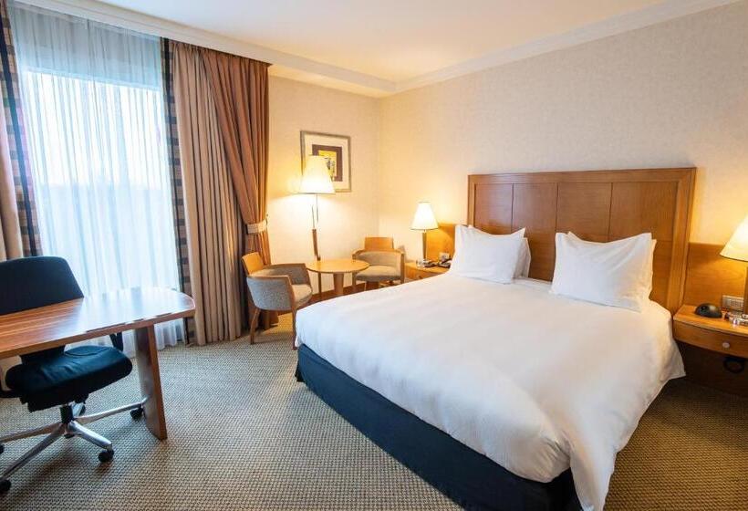 اتاق استاندارد با تخت دوبل و چشم‌انداز پارک, Crowne Plaza Brussels Airport, An Ihg