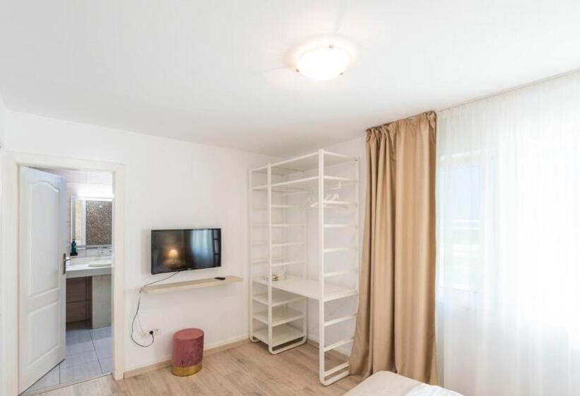 سوئیت جونیور با چشم‌انداز باغ, Dana Resort