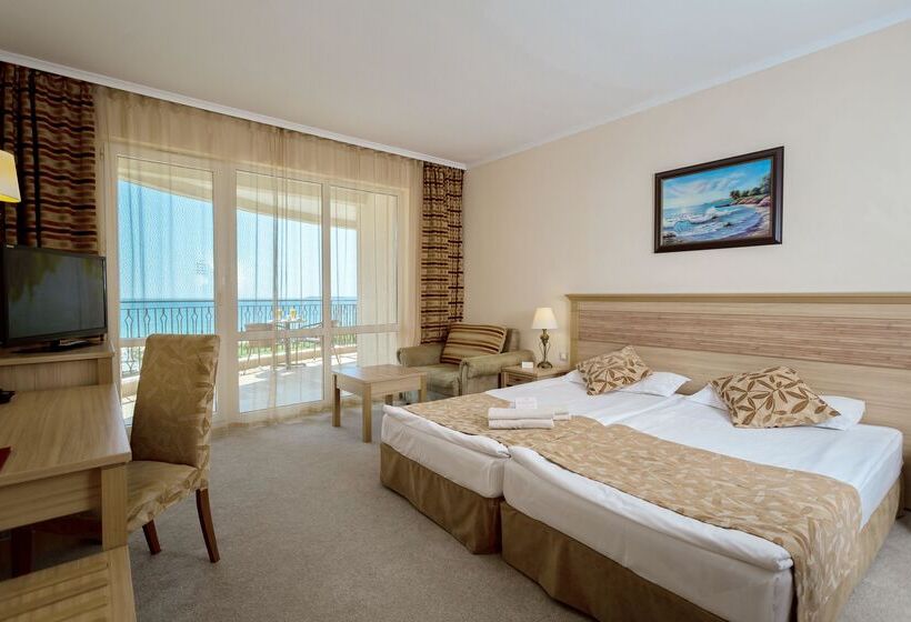 اتاق استاندارد با چشم‌انداز دریا, Dit Majestic Beach Resort