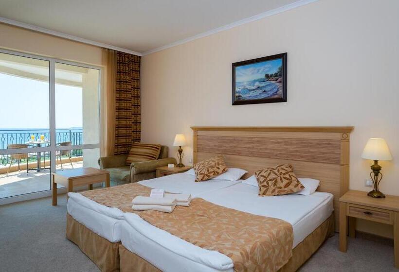 اتاق استاندارد با چشم‌انداز دریا, Dit Majestic Beach Resort