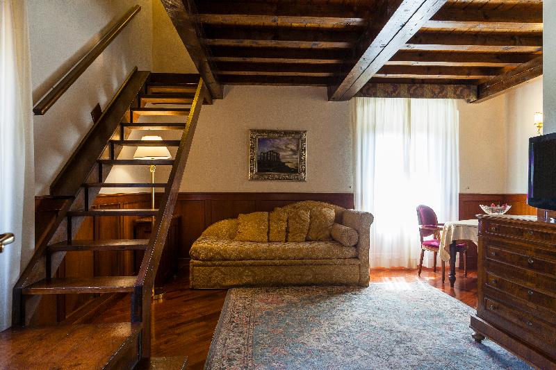 سوییت, Foresteria Baglio Della Luna