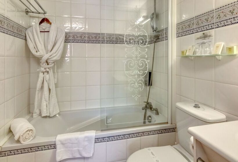 Номер Престиж, Logis Hôtel Les Ii Mas   Perpignan Sud