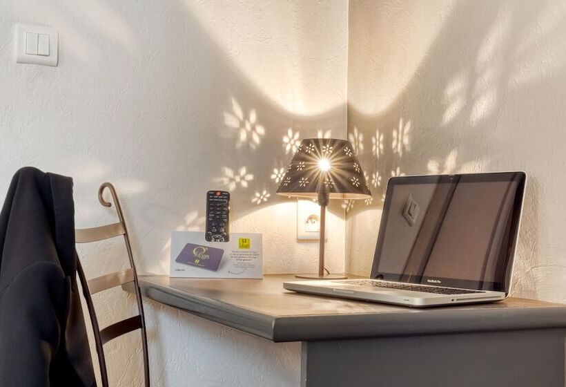 Номер Престиж, Logis Hôtel Les Ii Mas   Perpignan Sud