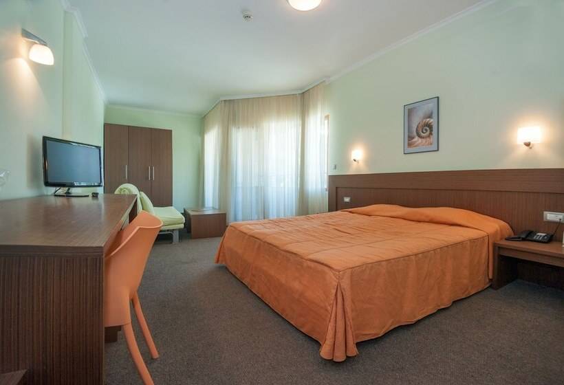 Номер Стандарт с Балконом, Jeravi Beach Hotel   All Inclusive