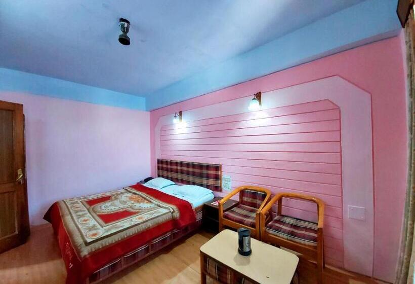اتاق لوکس, Goroomgo Radha Continental Nainital Near Naini Lake   Excellent Customer Service
