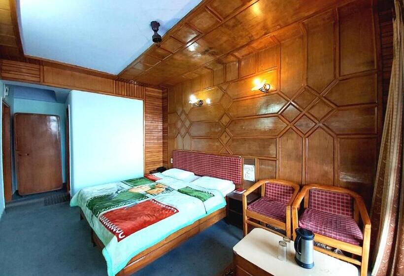 اتاق لوکس, Goroomgo Radha Continental Nainital Near Naini Lake   Excellent Customer Service