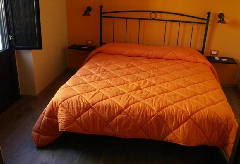 Номер Стандарт с Балконом, B&b Mamma Elena