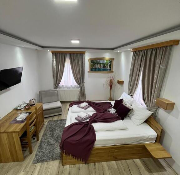 اتاق لوکس, Rustic Inn River