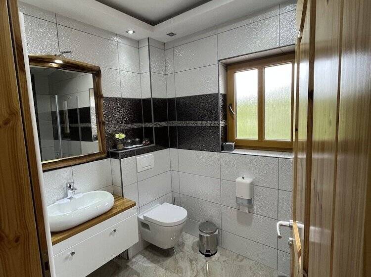 اتاق لوکس, Rustic Inn River