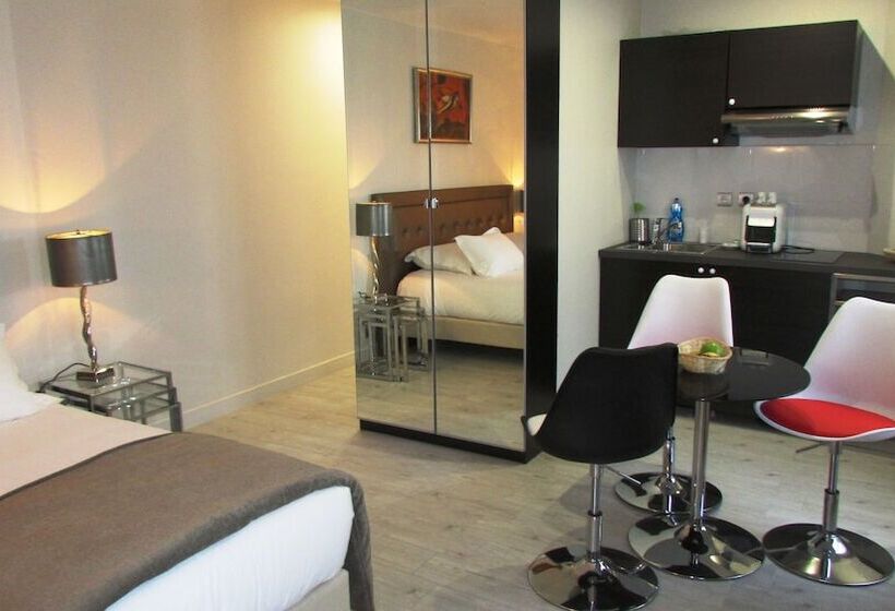 استودیوی استاندارد, Residence Hoteliere Champ De Mars
