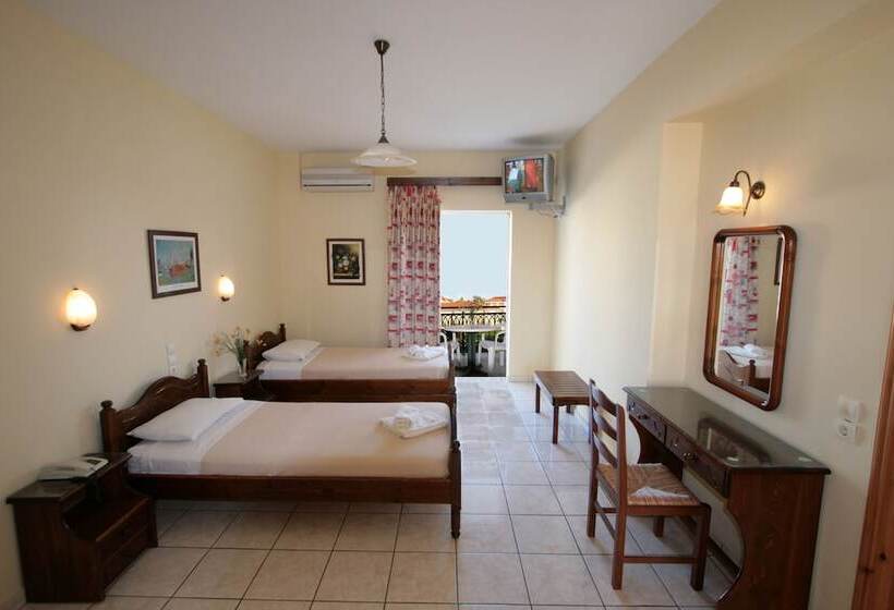 استودیوی سوپریور, Village Inn Studios & Family Apartments