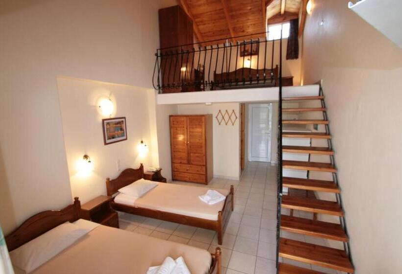 Студия Стандарт, Village Inn Studios & Family Apartments