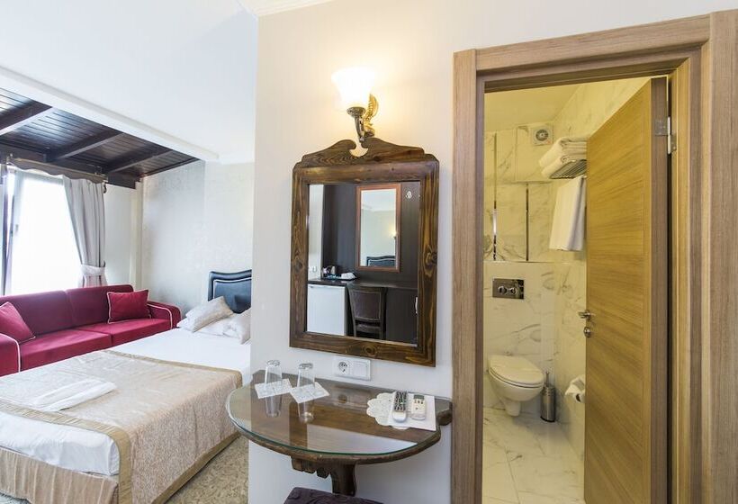 اتاق لوکس با چشم‌انداز دریا, Naz Wooden House Inn