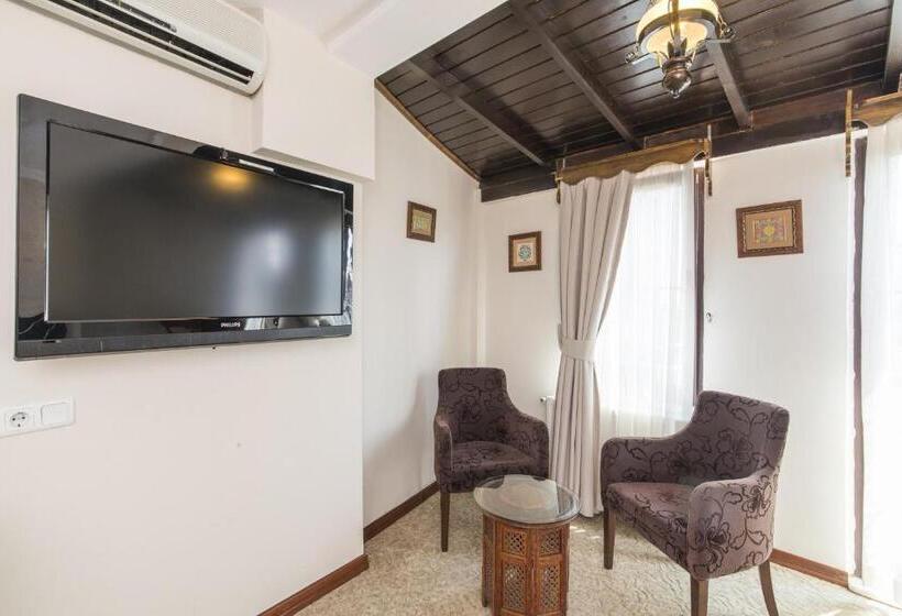 اتاق لوکس با چشم‌انداز دریا, Naz Wooden House Inn