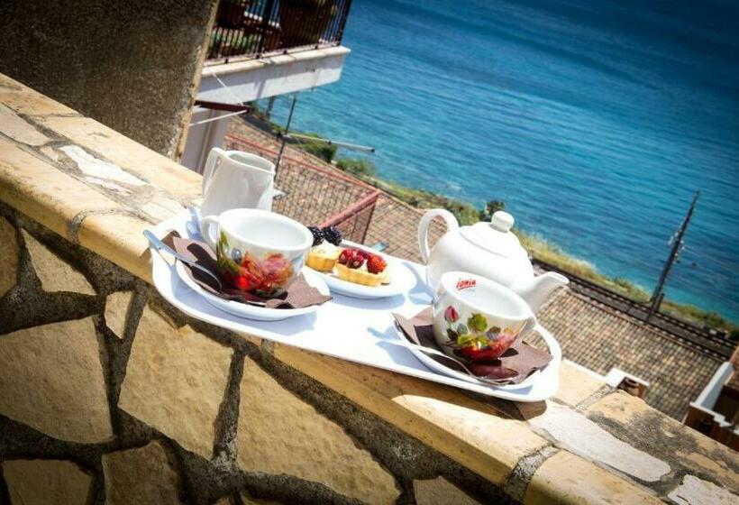 Triple Room Sea View, Corallo
