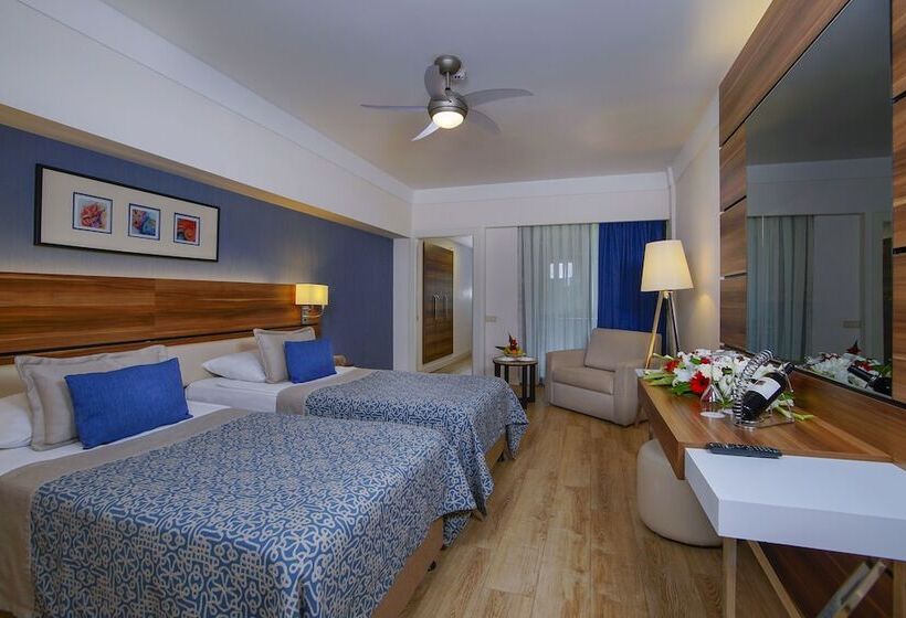 Семейный Номер, Limak Atlantis Deluxe Hotel Belek