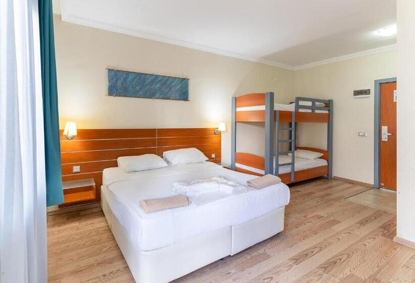 Семейный Номер, Petunya Beach Resort