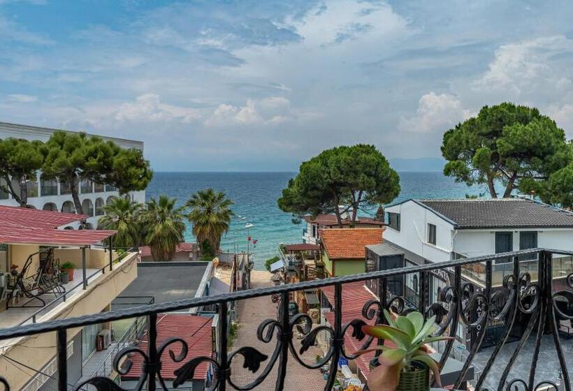 Студия Стандарт Вид на Море, Rosy Suites