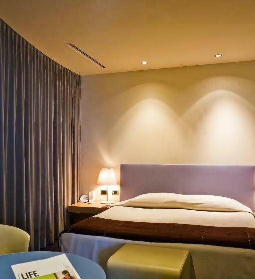 Полулюкс, Unahotels T Hotel Cagliari